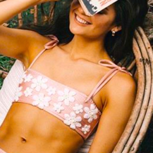 New Capittana x Free People Mafer S M L XL Pink Crochet Daisy Bandeau Bikini Top - Picture 9 of 16